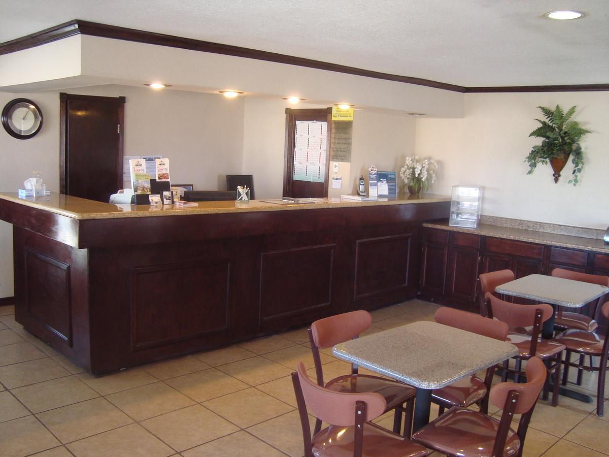 Navasota Inn 外观 照片